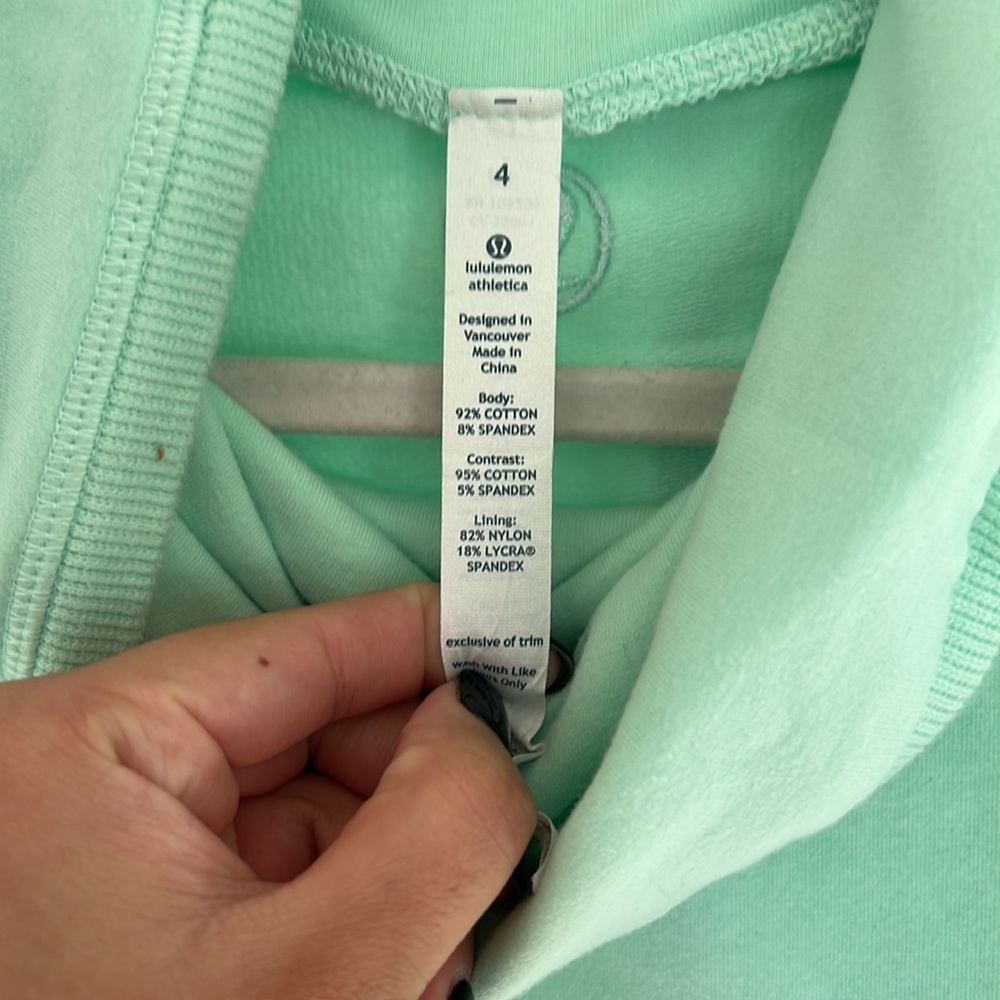 LULULEMON PULLOVER. - Picture 2 of 4
